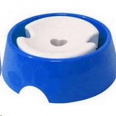 Bebedouro pelo longo pequeno azul